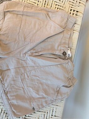 Reef Beige Elastic Waist Shorts